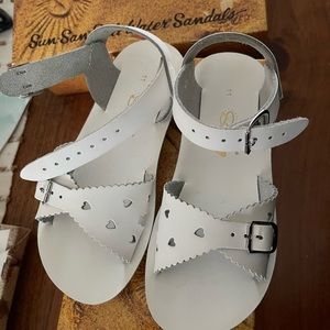 EUC Saltwater Sandals by Hoy Sweetheart White Toddler Size 11